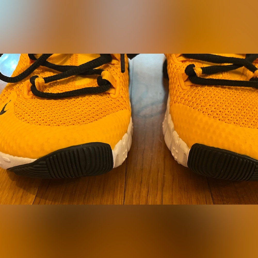 Nike Free Metcon 4 UniversityGold - Size 7 - Picture 9 of 12